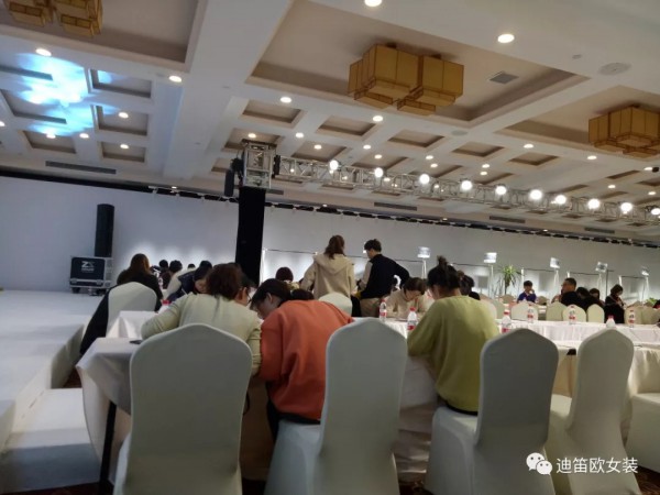 迪笛欧女装2020夏时尚发布会完美谢幕!