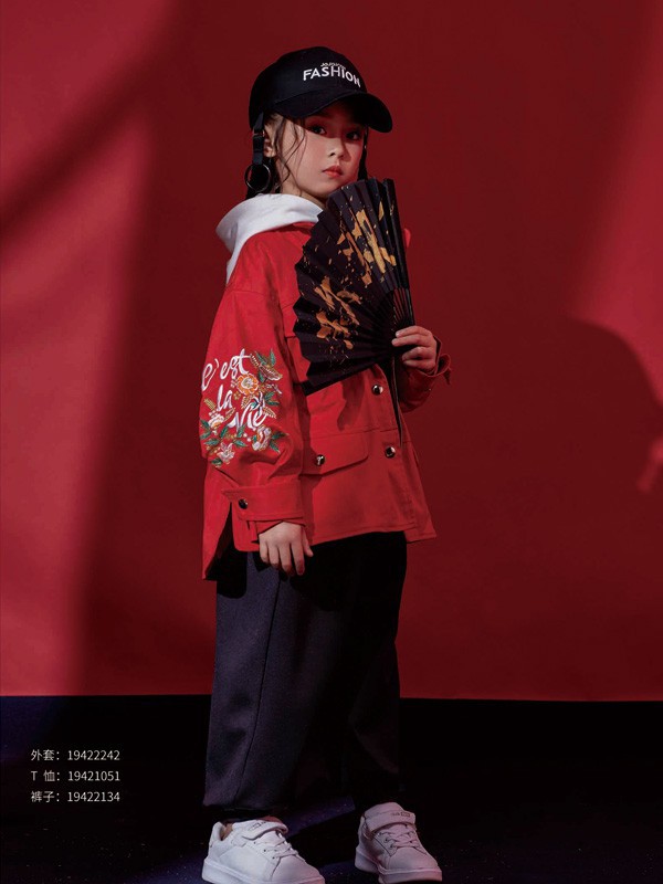 绿色棉服配什么颜色内搭 羽绒服短款还是长款好看