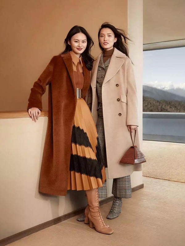 什么颜色呢大衣好看 红色呢大衣里面配什么颜色