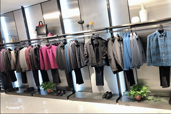 选择加盟男装品牌店到底好不好 依立腾男装怎么样