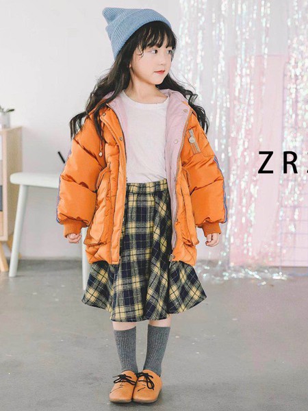 女孩子时髦的羽绒服外套搭配 童衣汇告诉你怎么穿