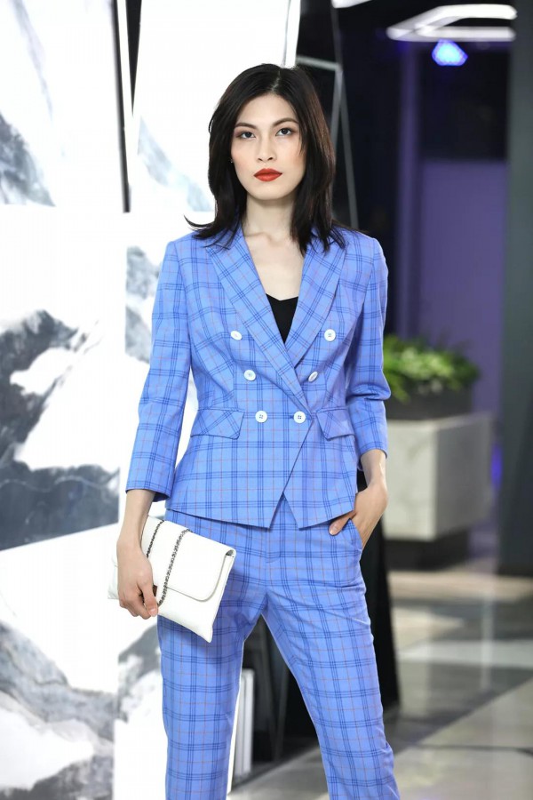 当了妈妈也可以很酷 原来是因为拉蒂赛