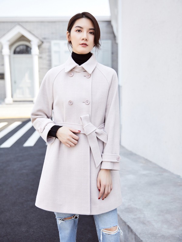过年买什么大衣比较时尚 你即永恒时尚优雅款大衣