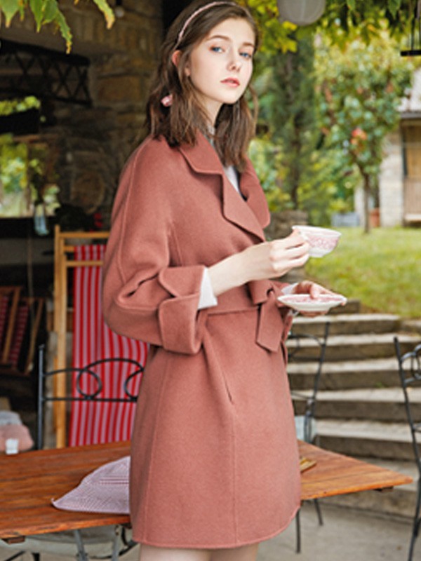 穿什么颜色的大衣比较显气质 爱弗瑞冬季新款大衣