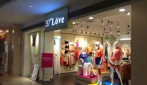 女装店怎么经营更吸引客人 为什么女装店的装修很重要