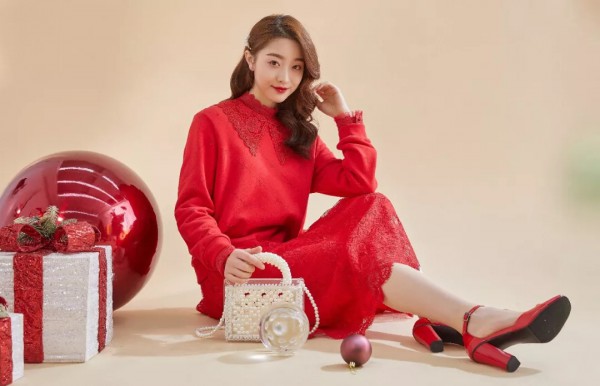 应景的圣诞装怎么穿好看 风笛时尚好看的圣诞女装