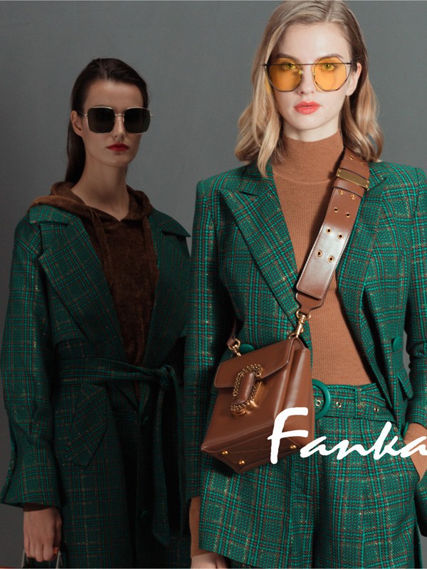 圣诞节穿什么颜色的大衣好看 圣诞节如何穿搭