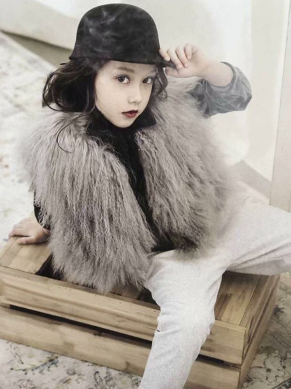 黑色打底衫配什么样外套好看 黑色高领针织衫怎么配好看