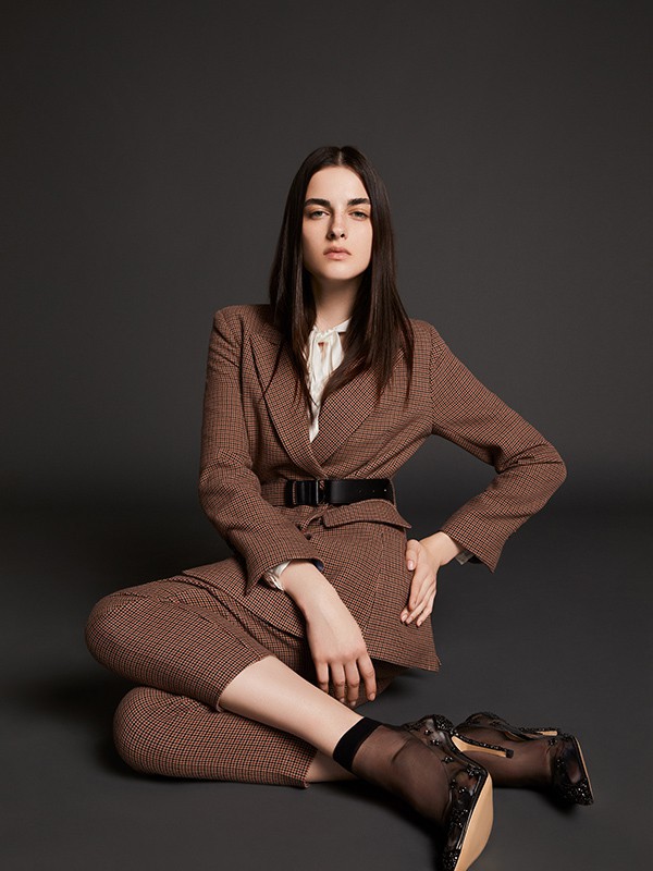 冬天穿的职场套装好看吗 轻熟风职业套装搭配