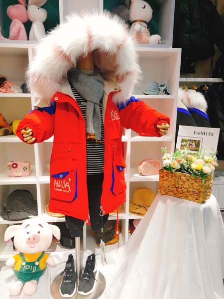 可米芽教你毛领羽绒服怎么搭配好看 粉色羽绒服里面配什么颜色