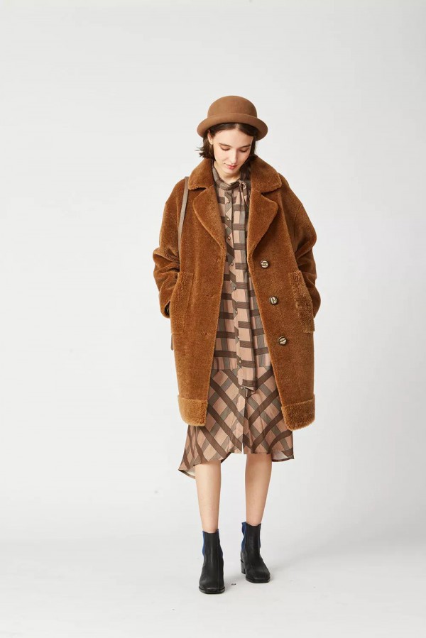 古木夕羊新品:为什么都市女性都爱穿羊羔毛