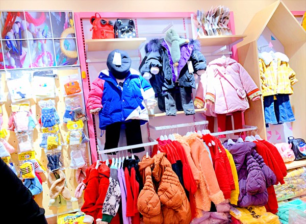 童装加盟选芭乐兔  预祝付女士的加盟店开业大吉