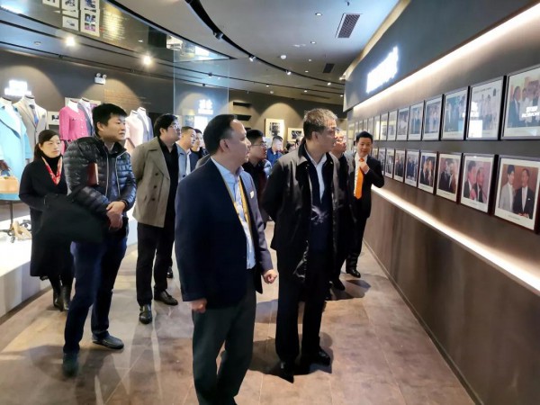 奉化区胡永光代区长莅临罗蒙集团指导