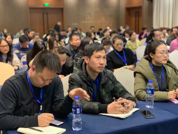 旅行·艺夏-蒙娜丽莎皮具2020夏季订货会圆满成功