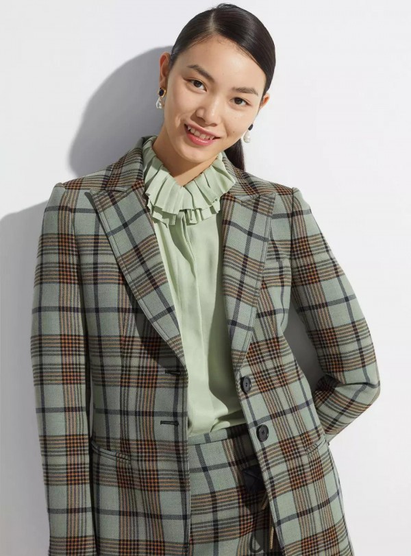 EP雅莹:衣橱必备心动色 美先一步