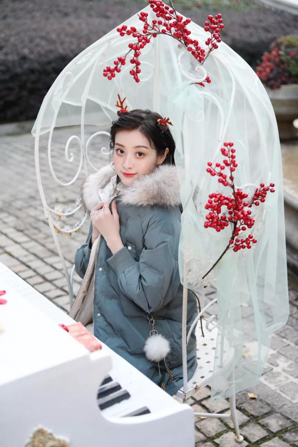 秋水伊人女装 这才是圣诞约会的优雅打开方式