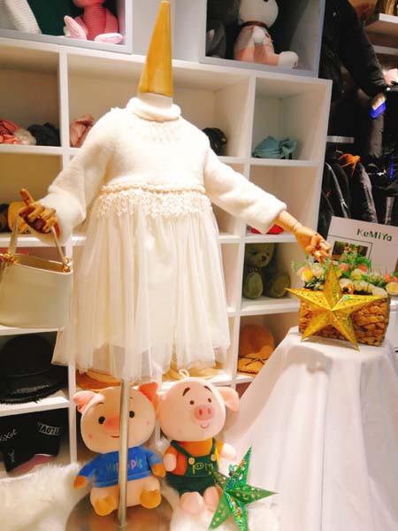 冬季儿童连衣裙的搭配 可米芽童装教你怎么穿