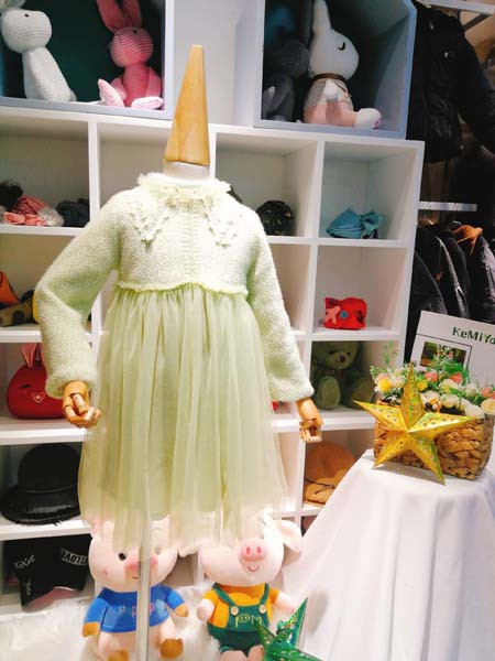 冬季儿童连衣裙的搭配 可米芽童装教你怎么穿