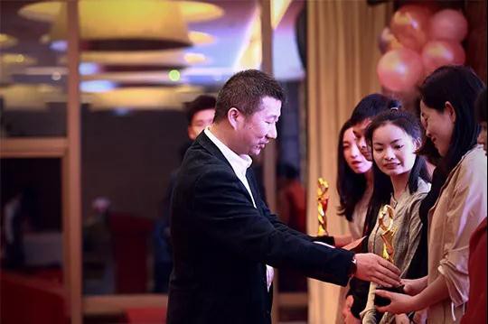 2019年终盛典|携手奋进•砥砺前行