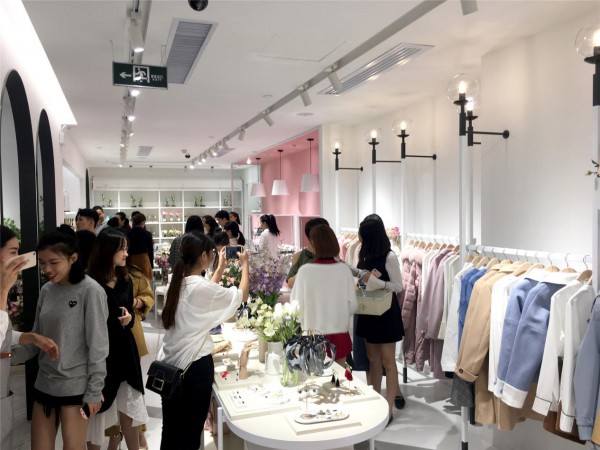 网购影响实体店 加盟伊顿37°生活美学还有市场吗?