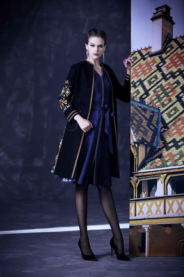 冬天连衣裙短裙怎么搭配  冬季连衣裙配什么外套