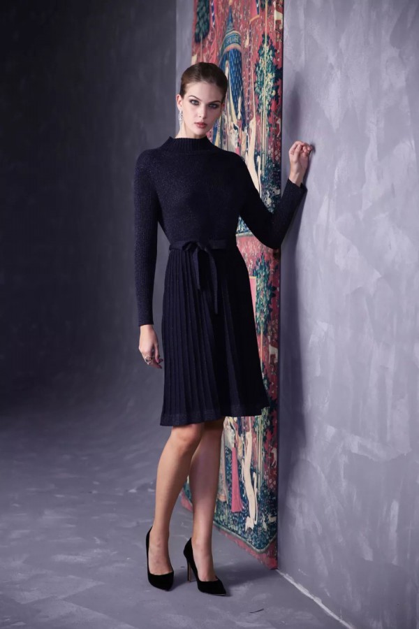 冬天连衣裙短裙怎么搭配  冬季连衣裙配什么外套