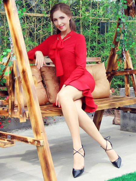 优雅气质穿搭 图案女装教你怎么穿