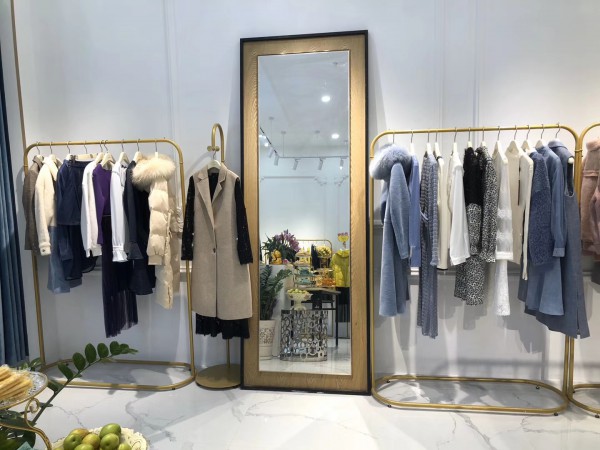 好消息!恭喜赫梵茜女装广东省开平店盛大开业!