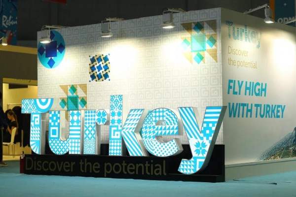 CHIC与中国（北京）国际皮草时装展合作签约仪式成功举行