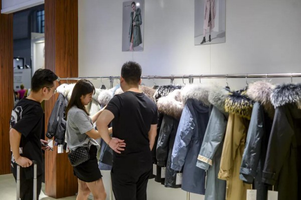 CHIC与中国（北京）国际皮草时装展合作签约仪式成功举行