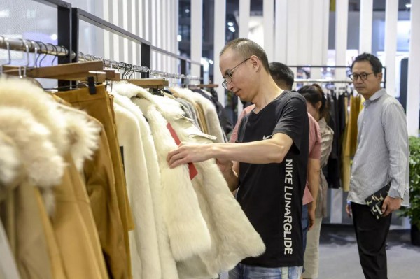 CHIC与中国（北京）国际皮草时装展合作签约仪式成功举行