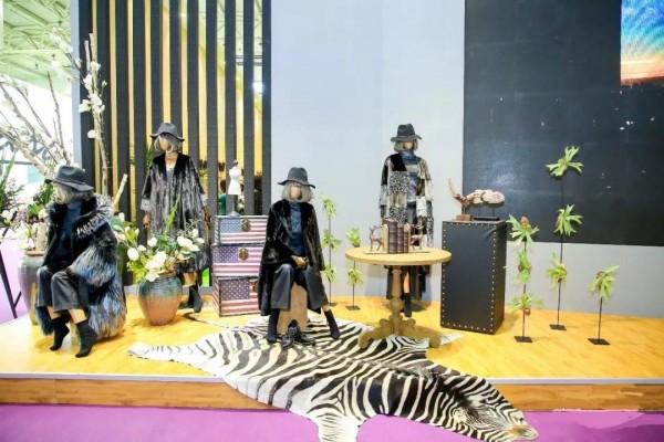 CHIC与中国（北京）国际皮草时装展合作签约仪式成功举行