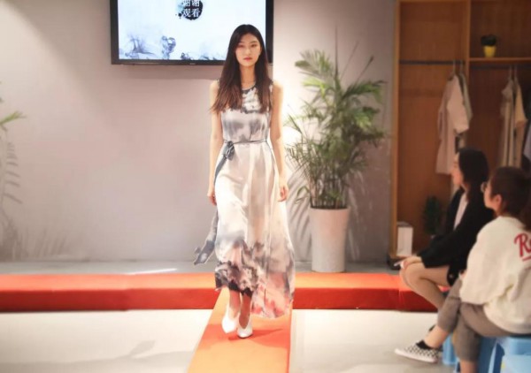 深大&迪凯 中国传统文化创新实战课程之三 —— 暨深圳大学美术与设计学院第一届“迪凯杯”中国传统文化传承与创新作品评比