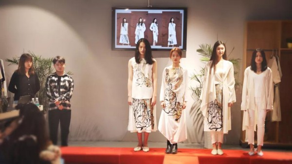 深大&迪凯 中国传统文化创新实战课程之三 —— 暨深圳大学美术与设计学院第一届“迪凯杯”中国传统文化传承与创新作品评比