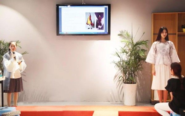 深大&迪凯 中国传统文化创新实战课程之三 —— 暨深圳大学美术与设计学院第一届“迪凯杯”中国传统文化传承与创新作品评比