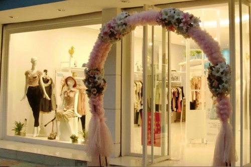 开一家女装店赚钱吗?沙与沫女装加盟有什么优势