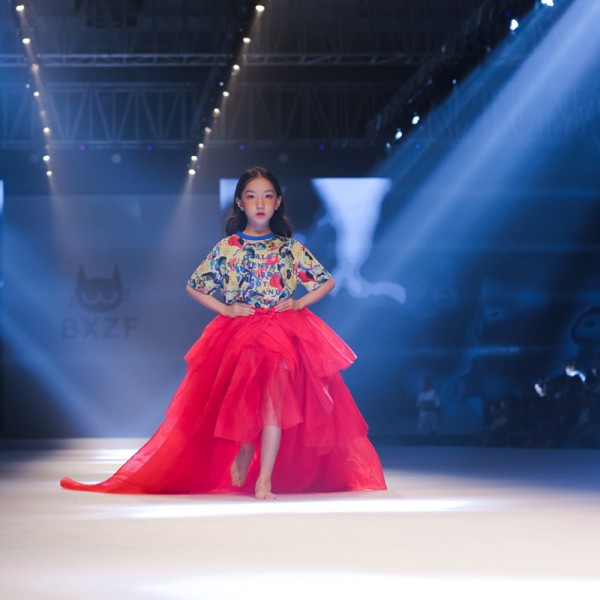 小资范2020潮流趋势春夏发布会暨10周年盛典圆满落幕