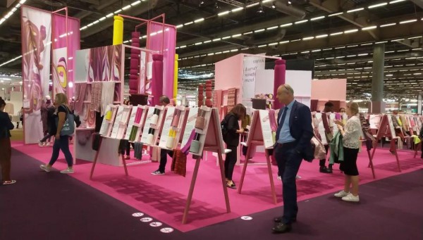 天竹亮相法国PV展上的长青竹