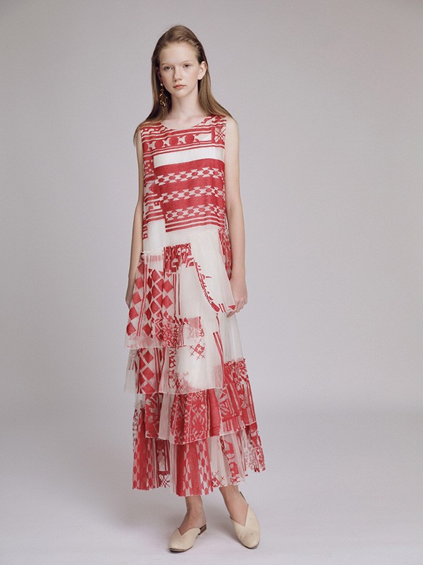 具有简约风情的连衣裙 班晓雪为你搭配