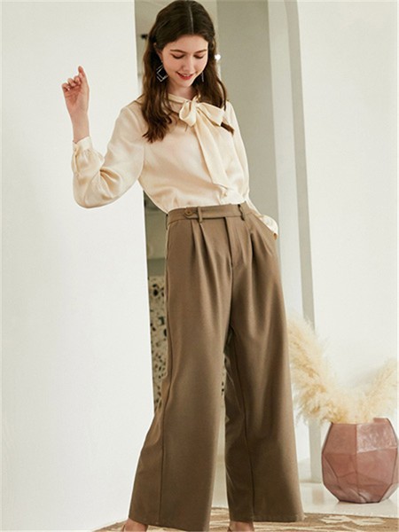 深秋温柔穿搭 这么穿回头率百分百