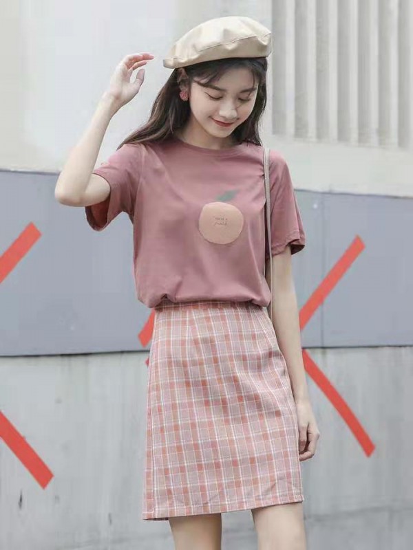 T恤女生怎么选 T恤怎么穿搭出时尚感