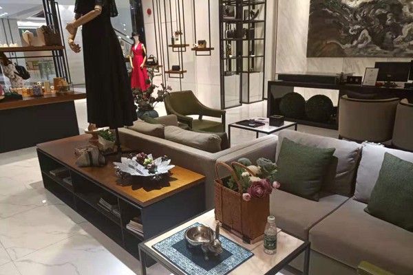 卡蔓时尚品牌女装提供八大加盟政策 助你轻轻松松开店!