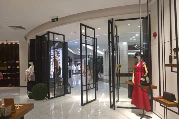 卡蔓时尚品牌女装提供八大加盟政策 助你轻轻松松开店!