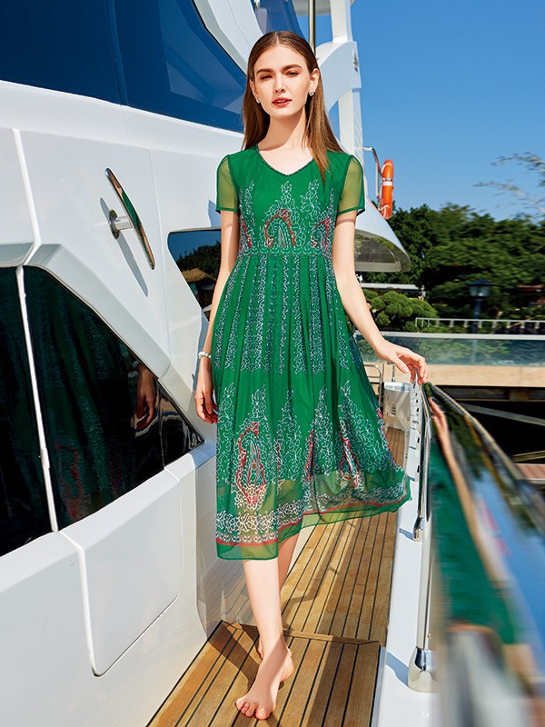 适合妈妈辈穿的连衣裙 优雅有很古典