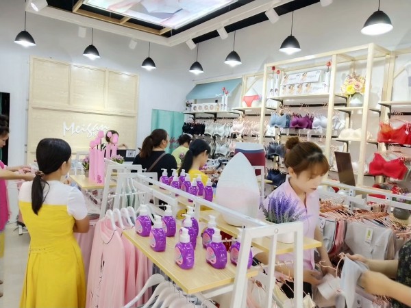 祝玫瑰春天在河南开封店盛大开业 也预祝相继开业的16家店铺生意兴隆!