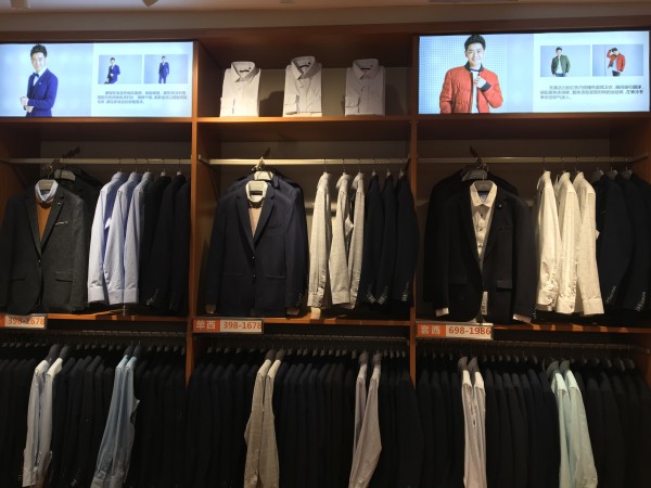 热烈祝贺罗蒙新零售河南驻马店市,山东东营济南路店盛大开业