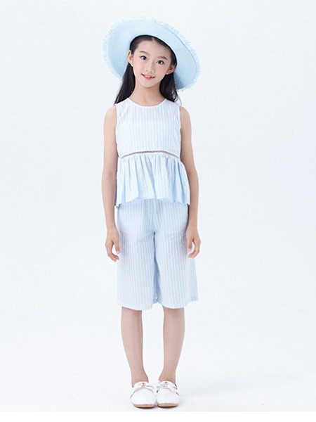 可爱纯洁的连衣裙  千万不要错过