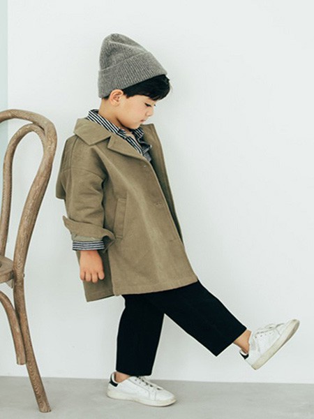 小男孩的秋季穿搭 你想要的风格我们都有