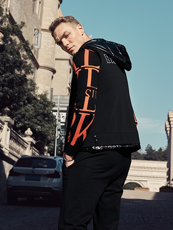 早秋外套穿搭 这样穿感受秋季带来迷人的魅力