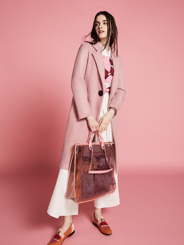 用风衣将魅力气质穿出来 芮玛带给你不一样的感觉